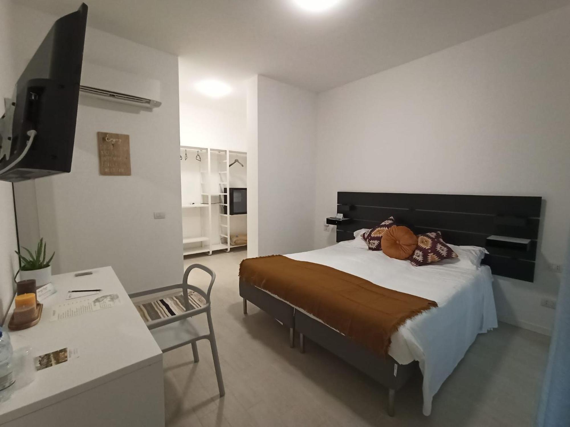 Residence Borromeo เชซาโน มาแดร์โน ภายนอก รูปภาพ